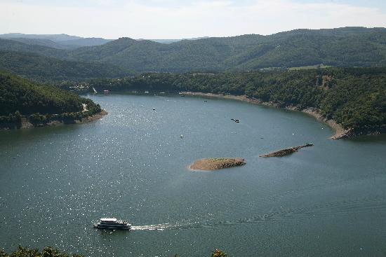 Halbvoller Edersee von Uwe Zucchi