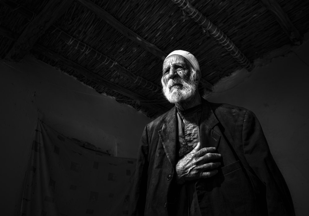 Old blind man von Vahid Ghasemi Zarnoosheh