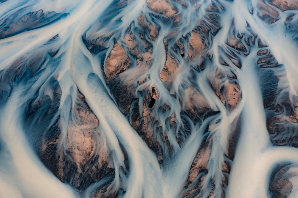 The glacier rivers of Iceland von Valentinos Loucaides