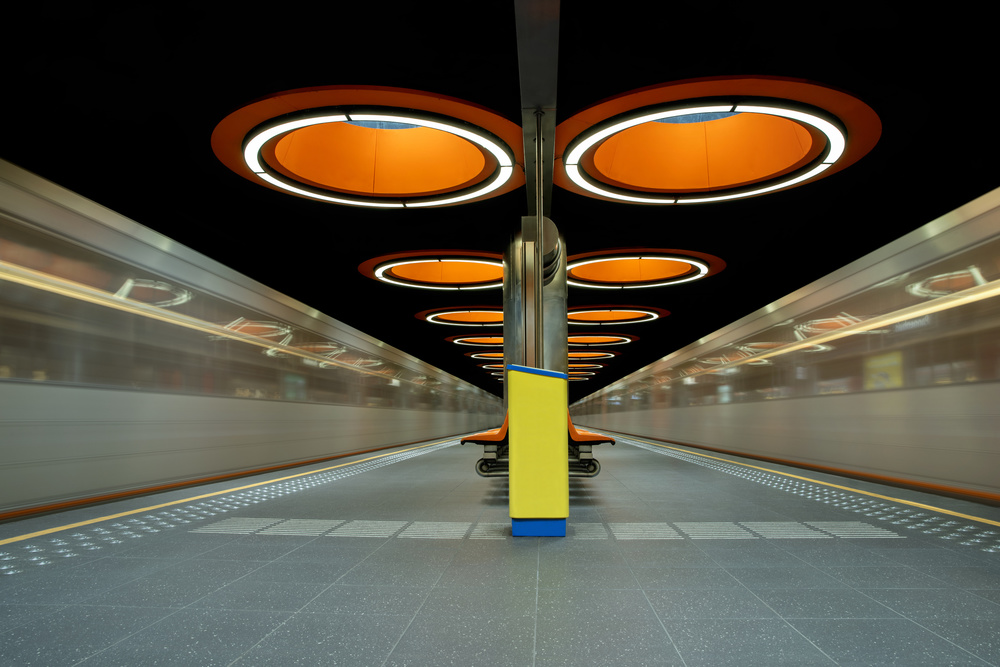 The Orange Subway Station von Vincent Willems