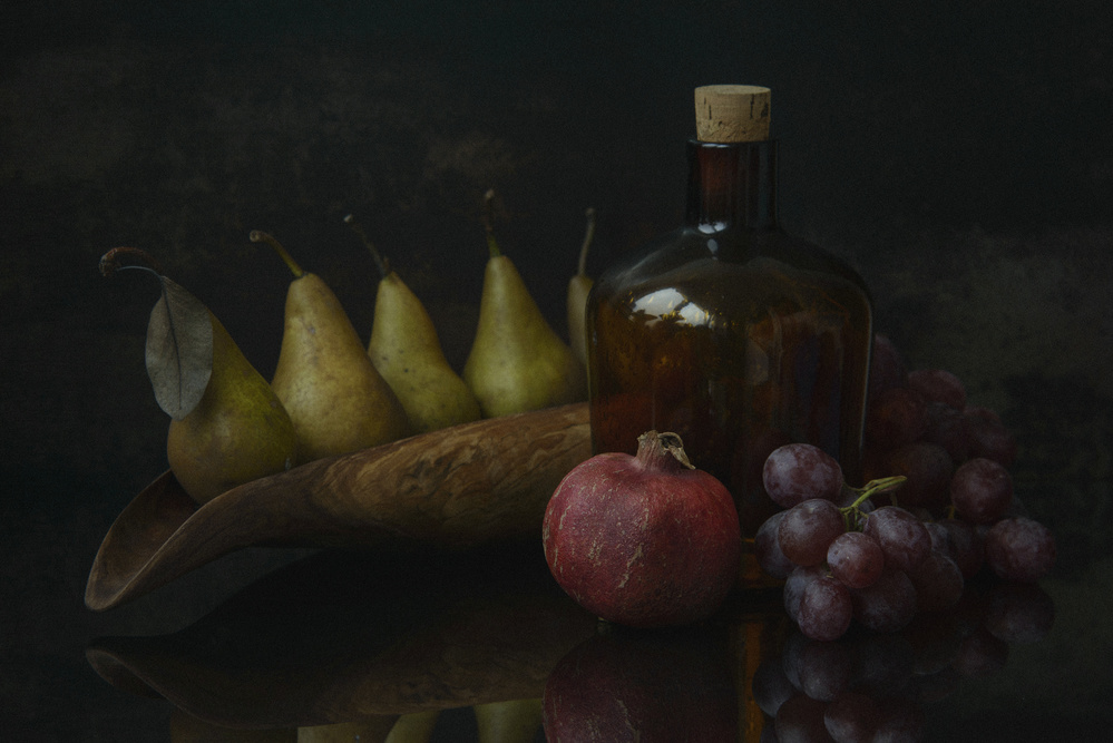 Still life with pomegranate and pears von Vladimir Pavlovskyy