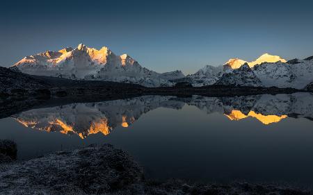 SUNRISE OF HIMALAYANS