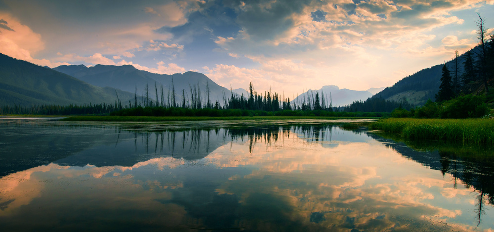 Mountain reflections von Wei (David) Dai