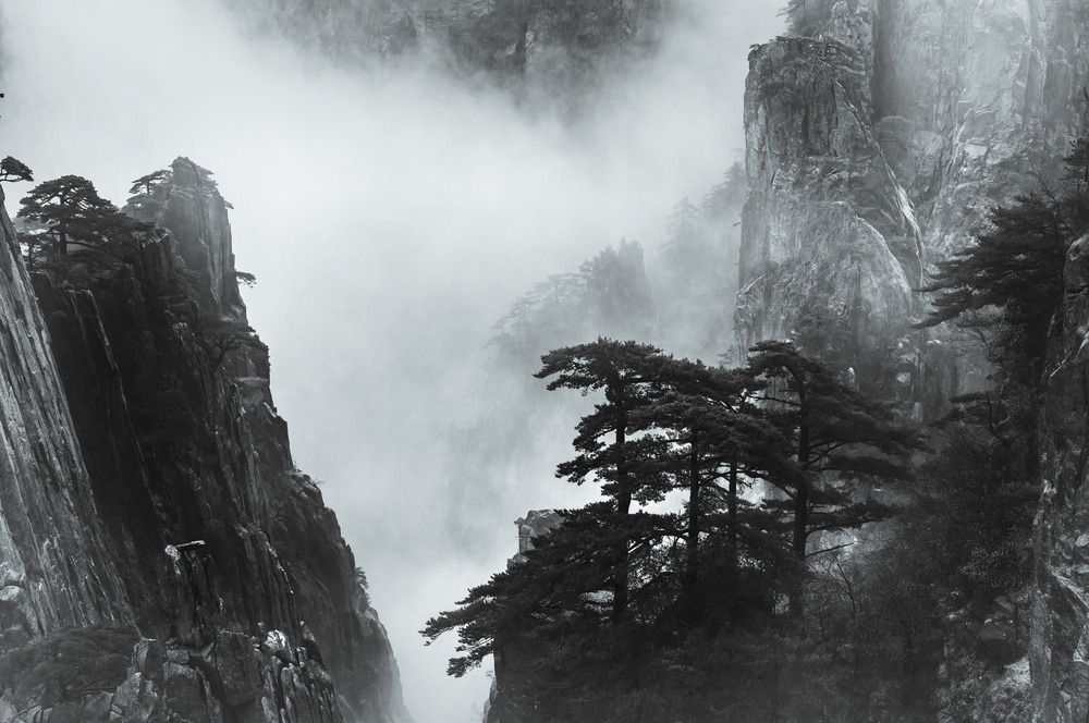 Misty mountains von Wei (David) Dai