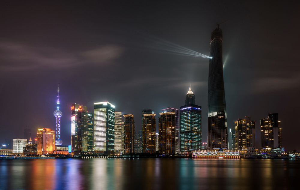 Shanghai skylines at night von Wei (David) Dai