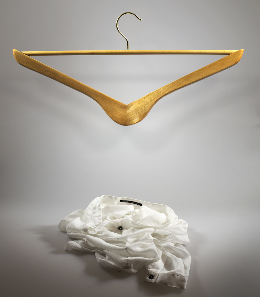 Useless series - The cloth hanger von Wieteke De Kogel