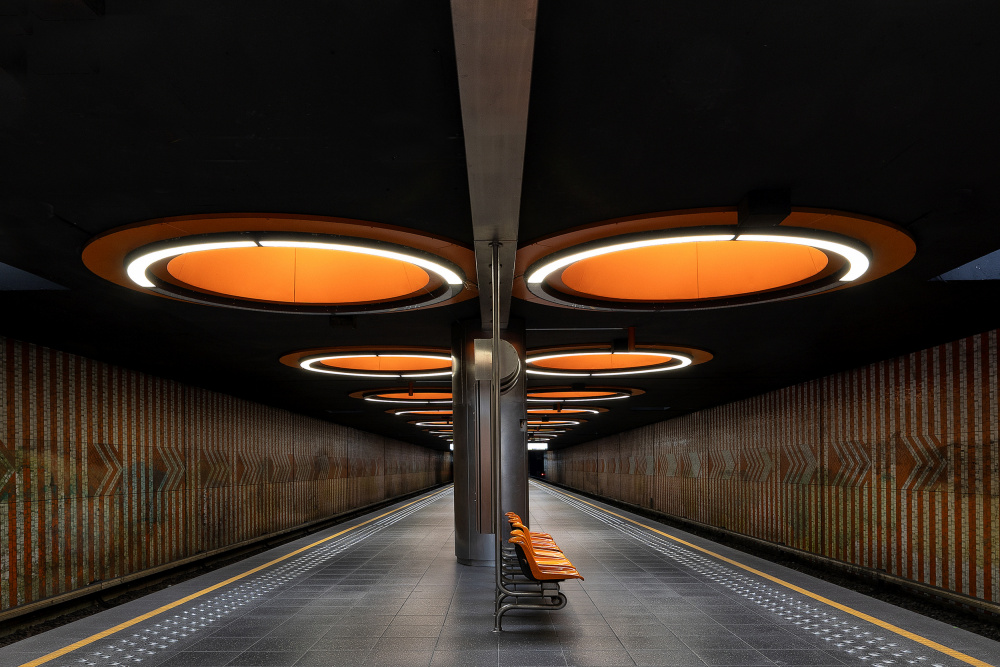 The little orange stairs von Wilma Wijers Smeets