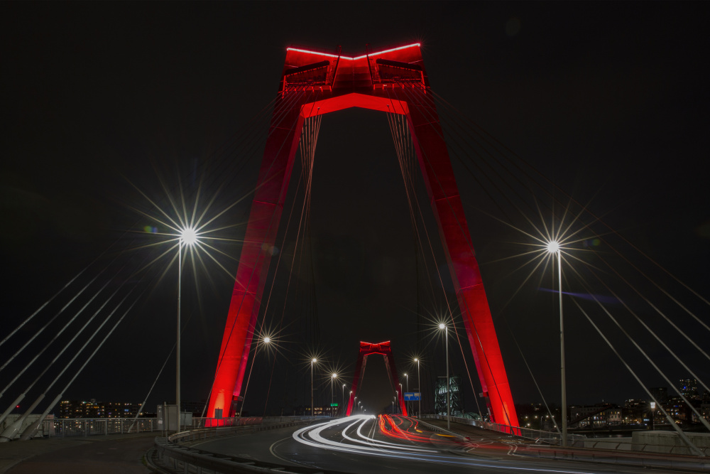 The red Bridge. von Wilma Wijers Smeets