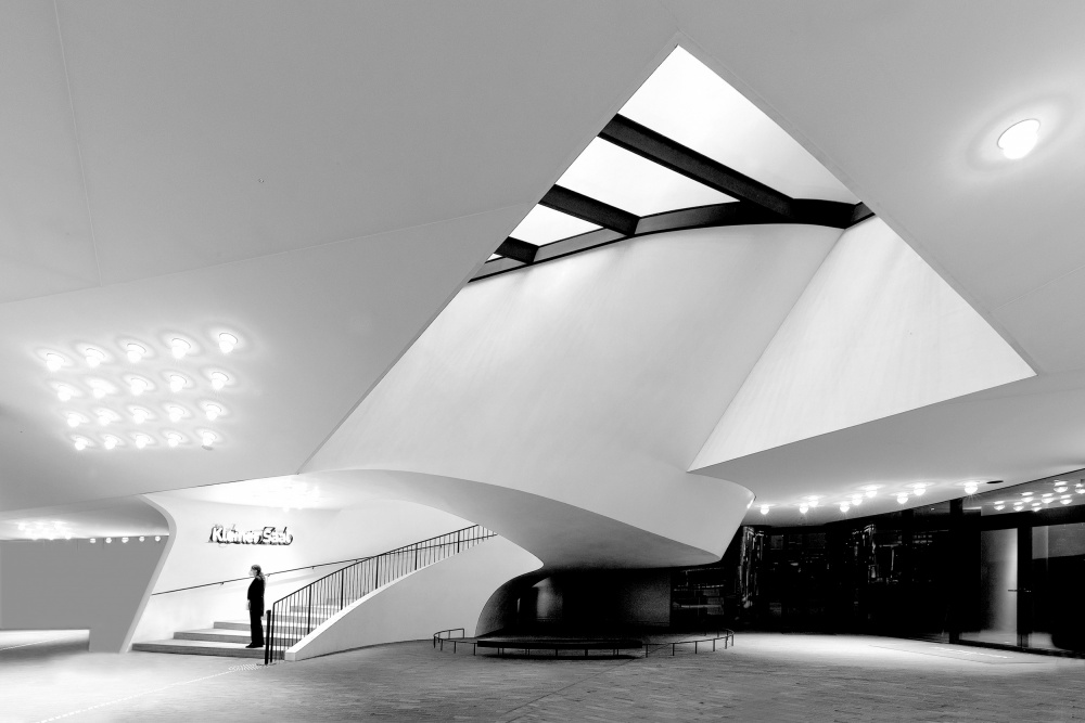 Stair to the concert Hall. von Wilma Wijers Smeets