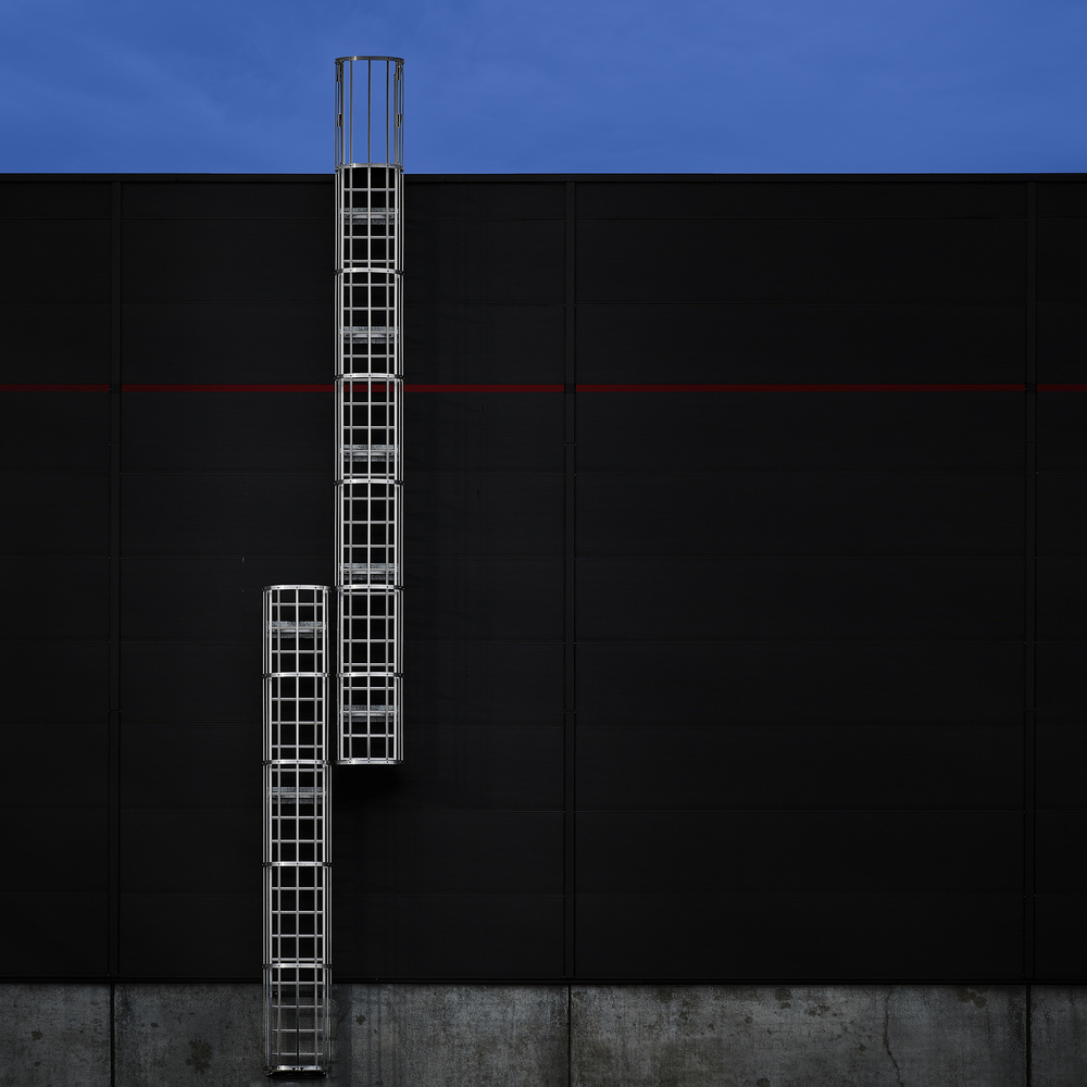 Industrial Red Line von Wim Schuurmans