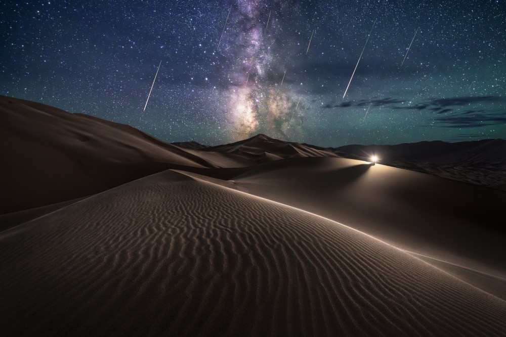 Desert meteor shower von Wu Zhao