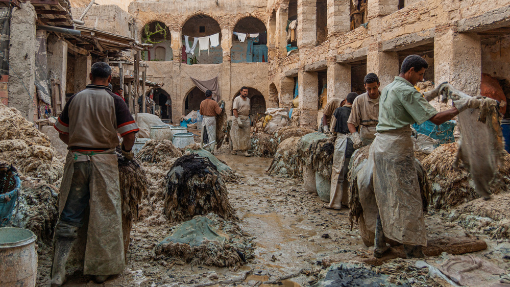 Tanneries of Fez, Morocco von xan Gasalla Gonzalez