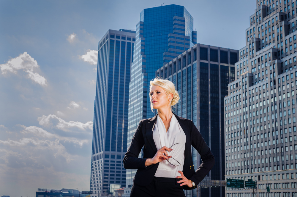 Young Businesswoman in New York City von Xiao Cai