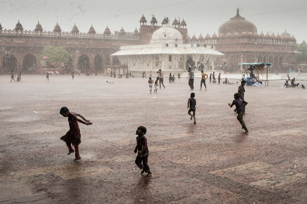 Dancing under the rain von Yago Ruiz