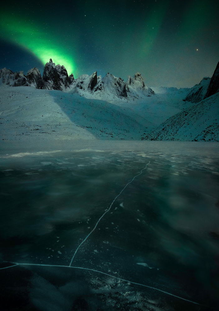 Aurora over Mount Monolith von Yan Zhang