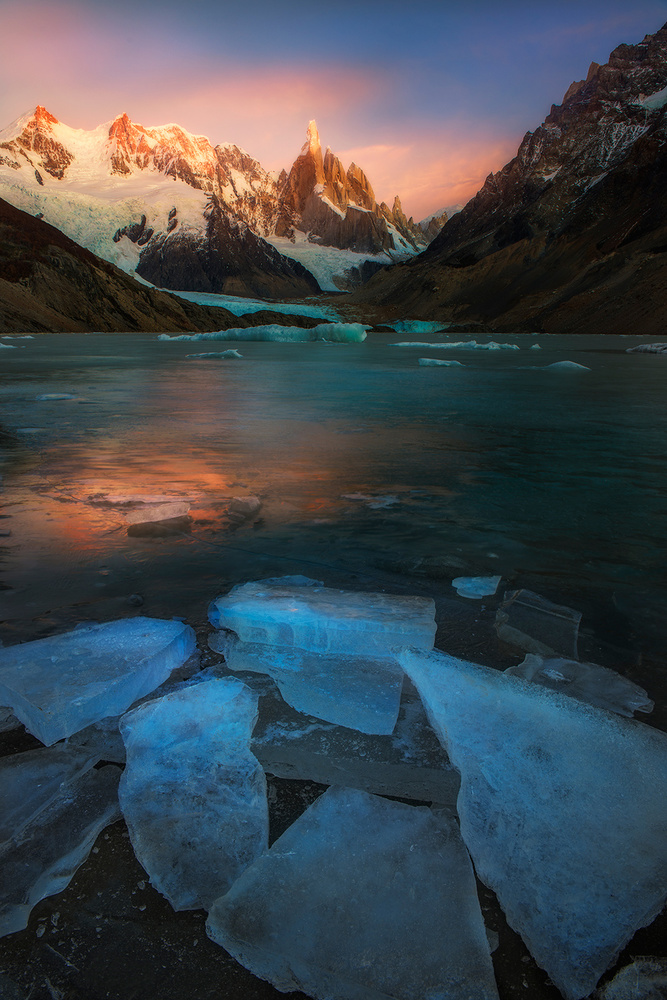 A Frozen Morning - Laguna Torre von Yan Zhang