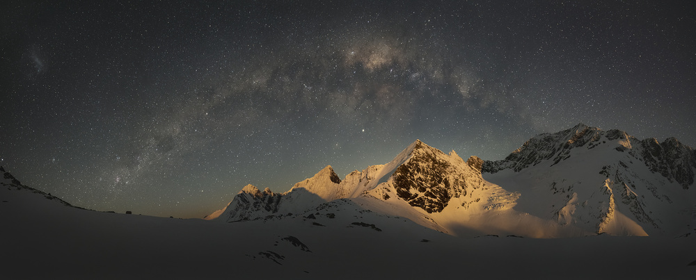 Moonlight over Barron Saddle von Yan Zhang