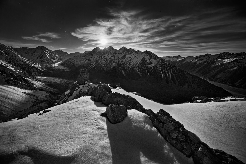 Moonlight over Tasman Glacier von Yan Zhang