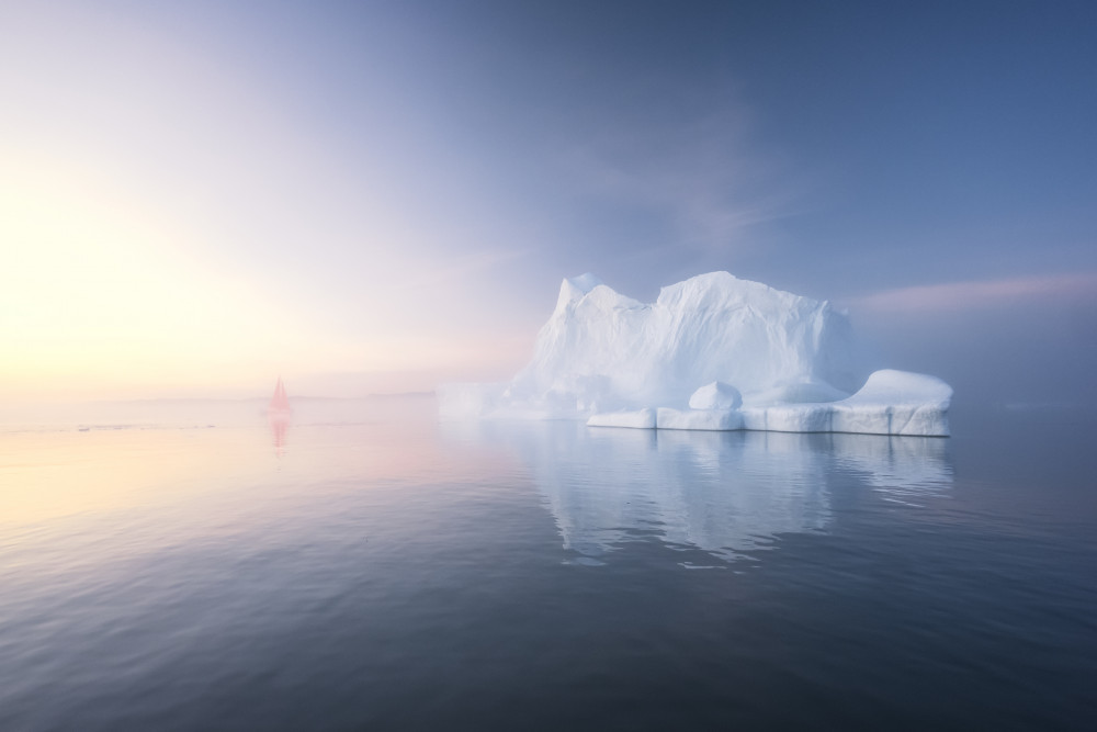 Red sail and blue ice von Yang Jiao