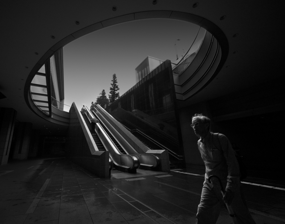 At Namba Station with Light Rain von Yasuhiro Takachi