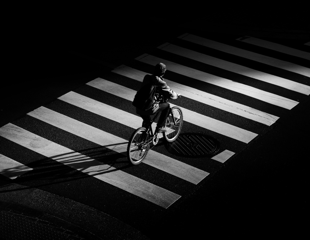 The light cuts through it von Yasuhiro Takachi