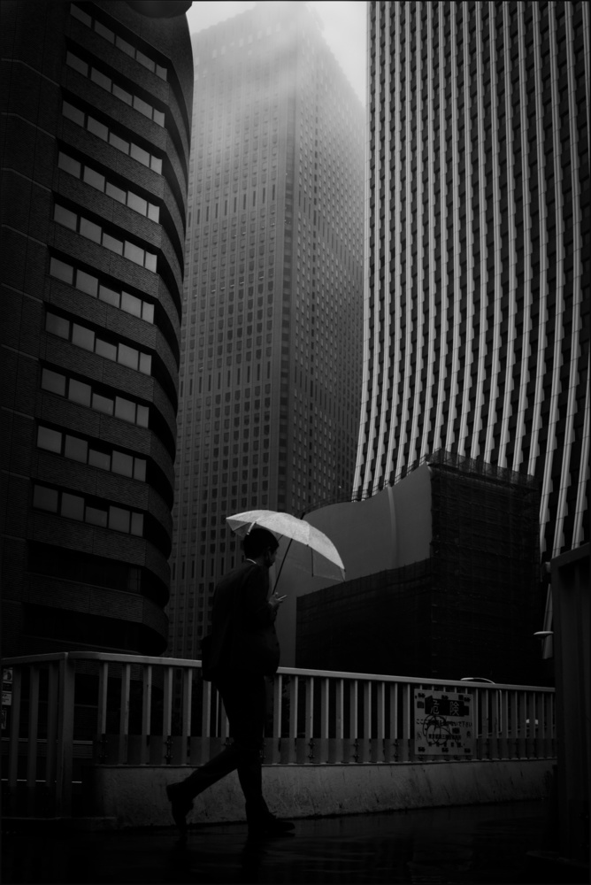 Shinjuku in the rain von Yasuhiro Takachi