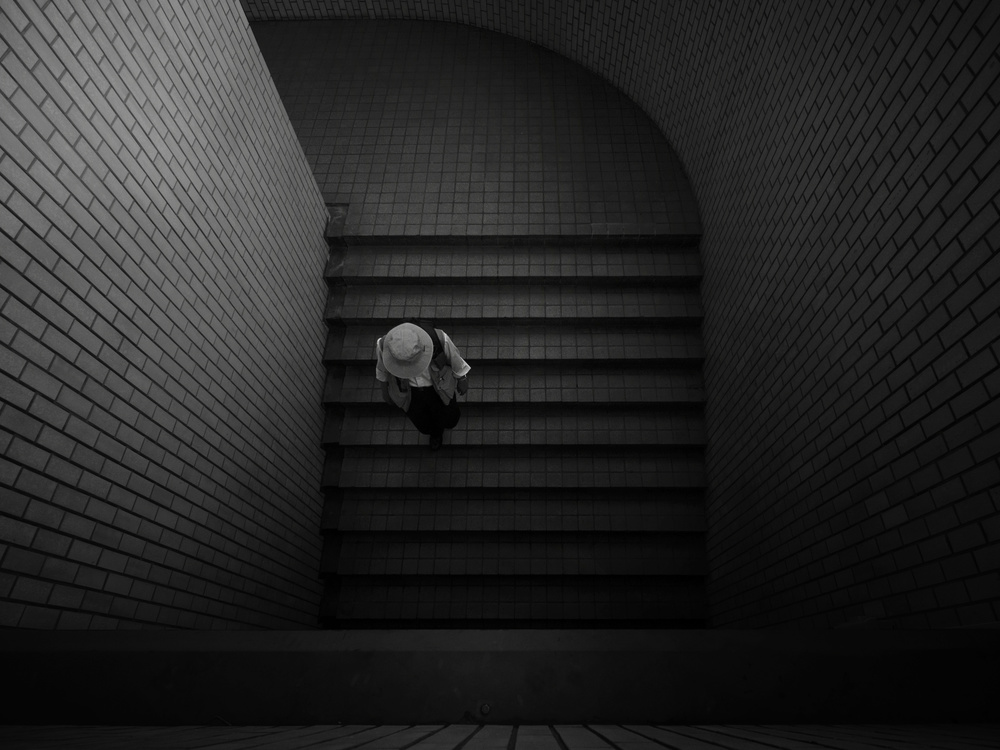 Steps to underpass von Yasuhiro Takachi