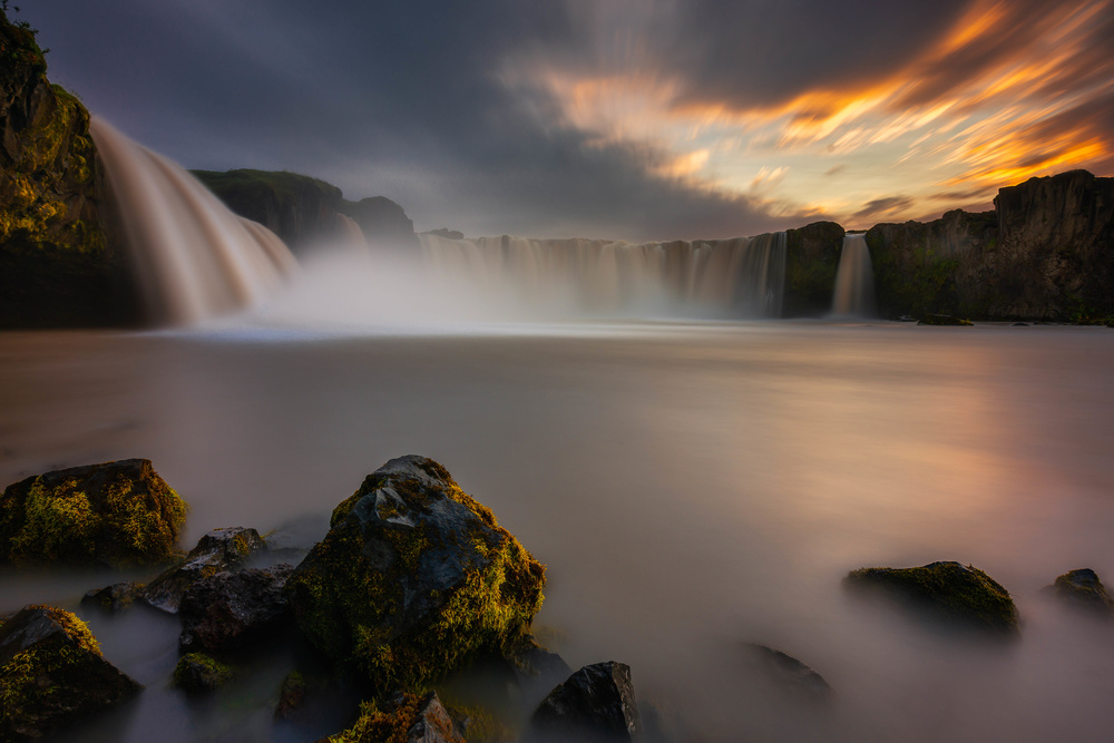 Godafoss Sunset von Ye Naing Wynn