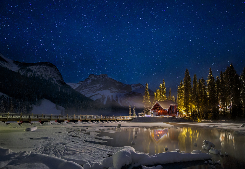 A Starry Fairytale Land von Yi Jiang