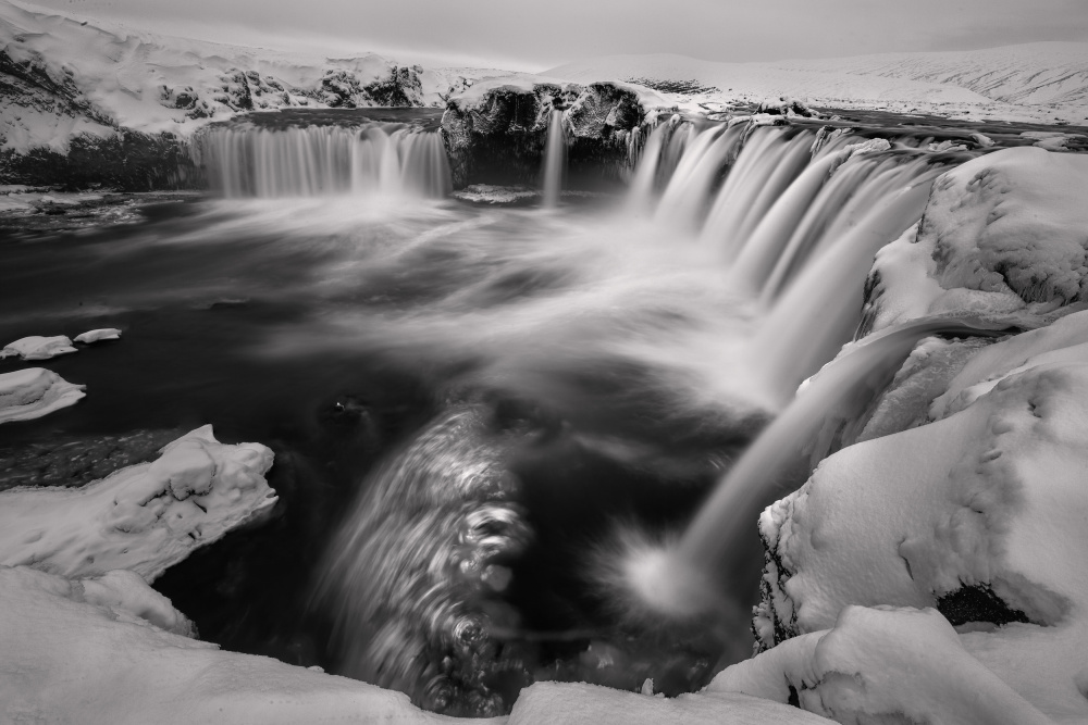 frozen godafoss waterfall von Yimei Sun