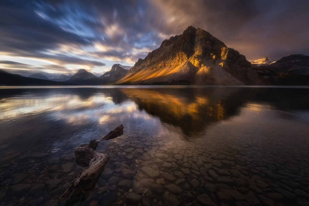 Bow Lake Morning von Yongnan Li （李永男）