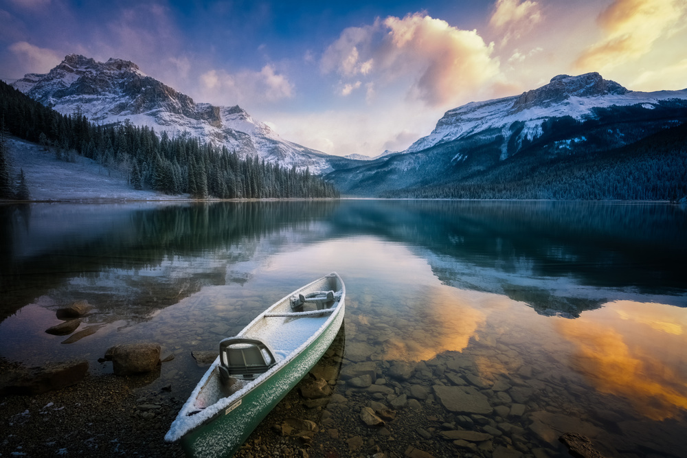 First Snow Emerald Lake von Yongnan Li （李永男）