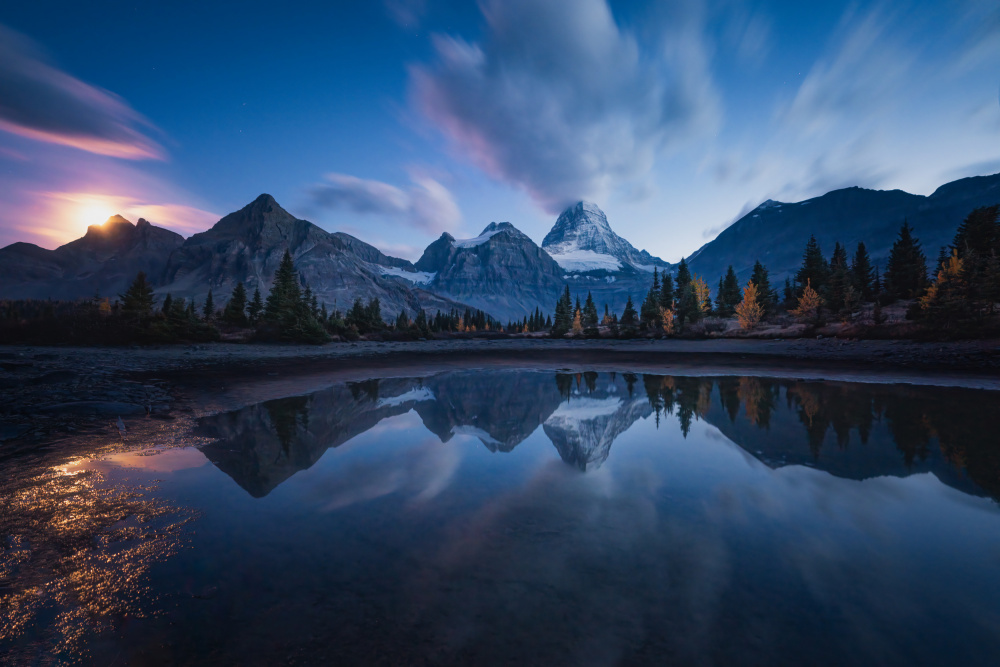 Mt. Assiniboine Moonlight von Yongnan Li （李永男）