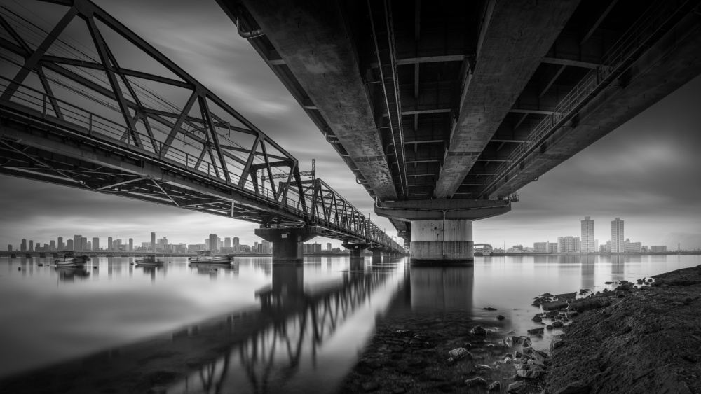 Under the Rails von Yoshihiko Wada