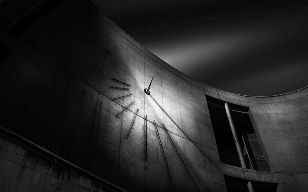 Time and Shadow von Yoshihiko Wada