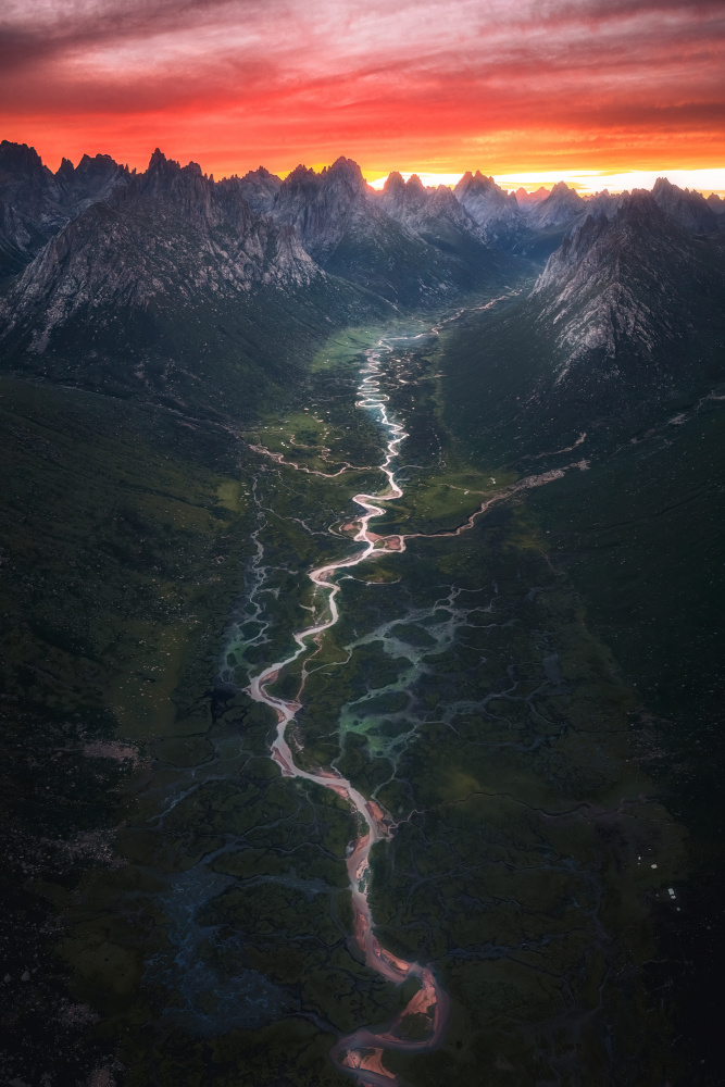 A river lead to Holy Mountains von Yuan Cui