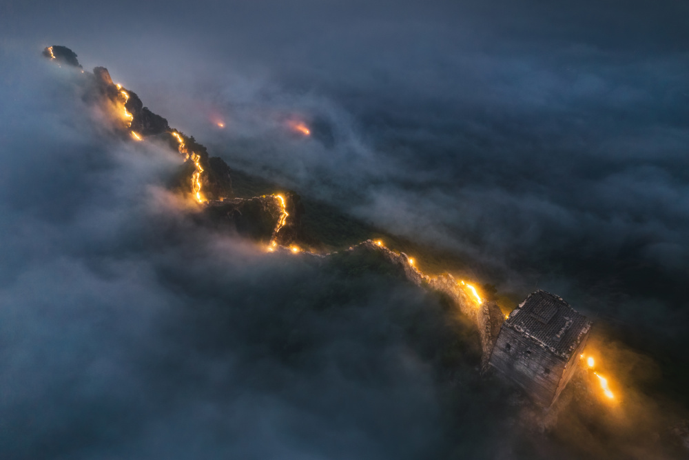 Clouds over the dragons back von Yuan Cui