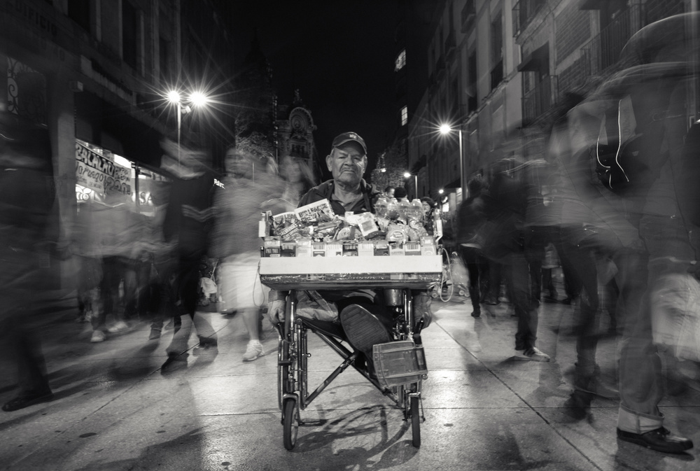 A disabled vendor at Mexico city von Yumian Deng