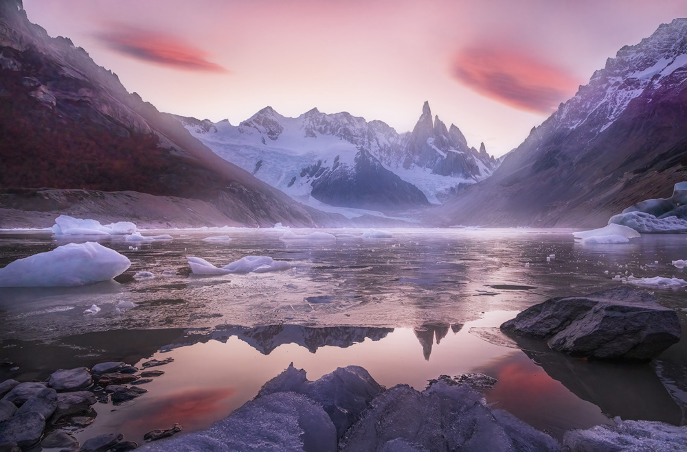 Cerro Torre after Sunset von Yun Thwaits