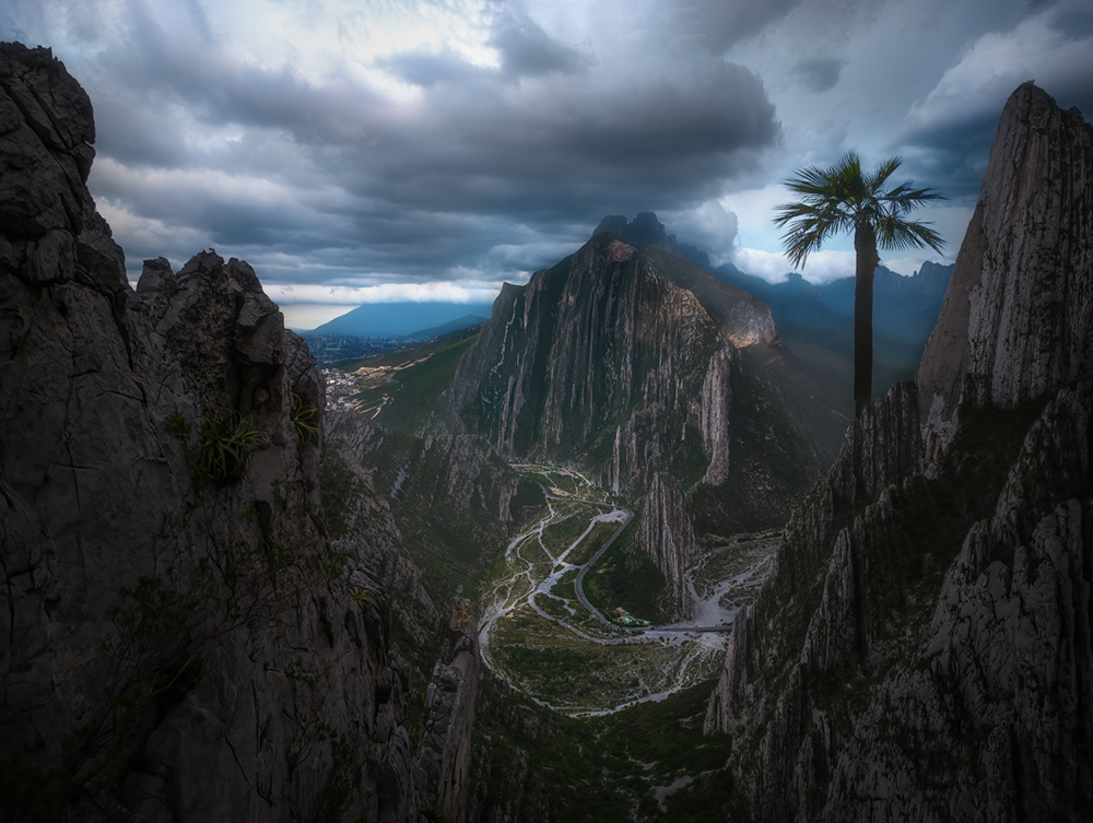 The Meeting of Wind and Clouds von Yun Thwaits