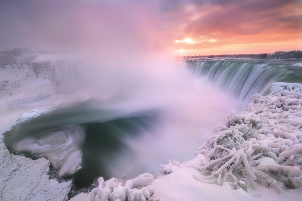 Niagara falls in winter von Yun Wang