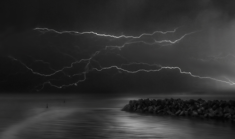 Wrapped in a smooth lightning von Yvette Depaepe