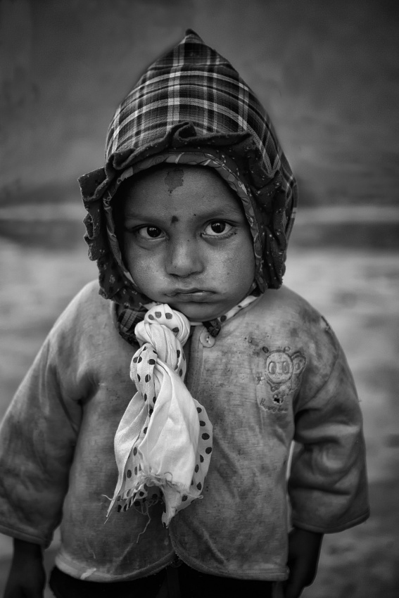 Children of Nepal - Monochrome portraits von Yvette Depaepe