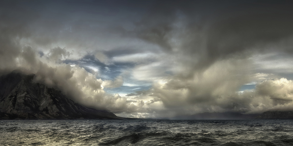 Stormy weather ahead... von Yvette Depaepe