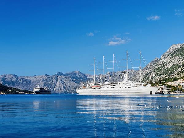 Am Hafen von Kotor von zamart