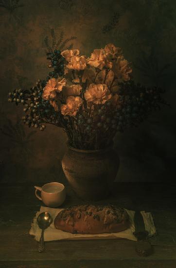 Candlelight bread and flowers