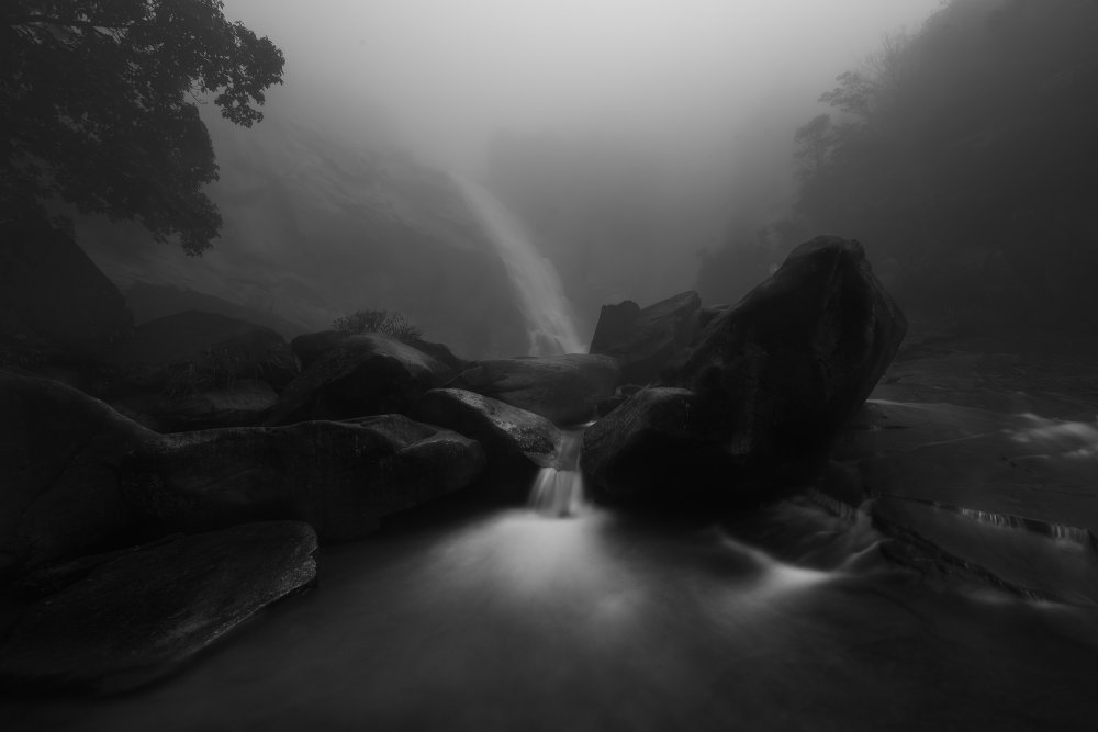 Cold Rainy Brook von Zhou Feng