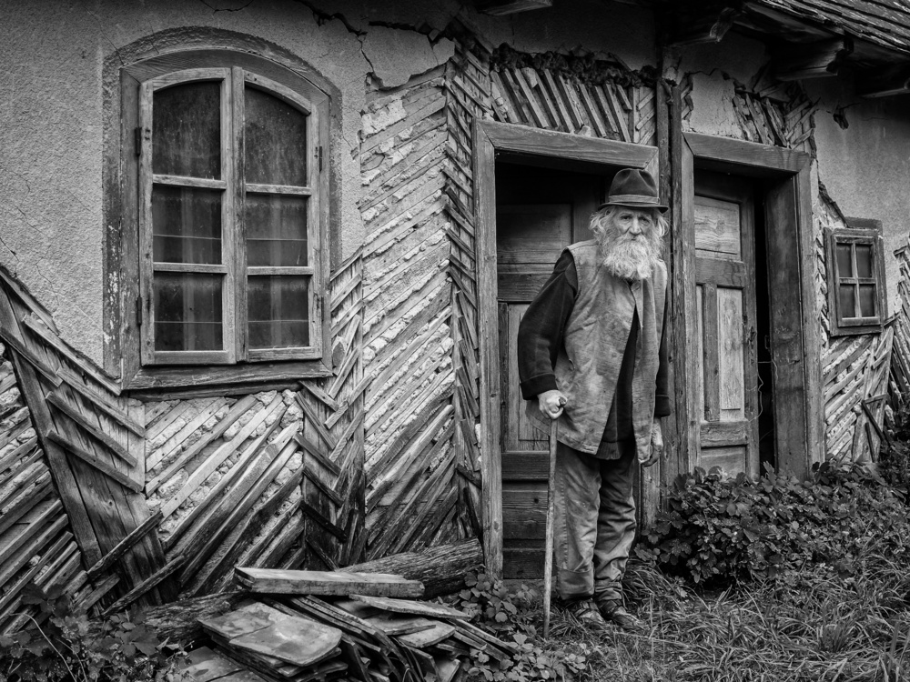 In front of my house von Zoran Toldi (EFIAP AZSF)